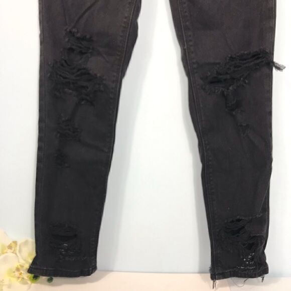 American Eagle Black Distressed Mom Jeans - Picture 8 of 8